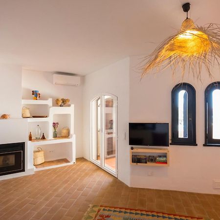 Cozy Beach Apartment W/ Sea View, Free Parking & Ac Carvoeiro  Exterior photo